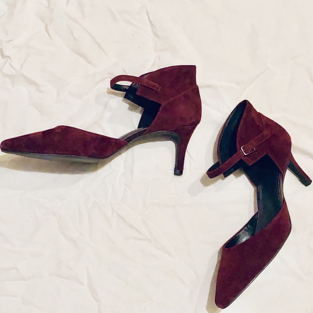 Halston red pumps 👠